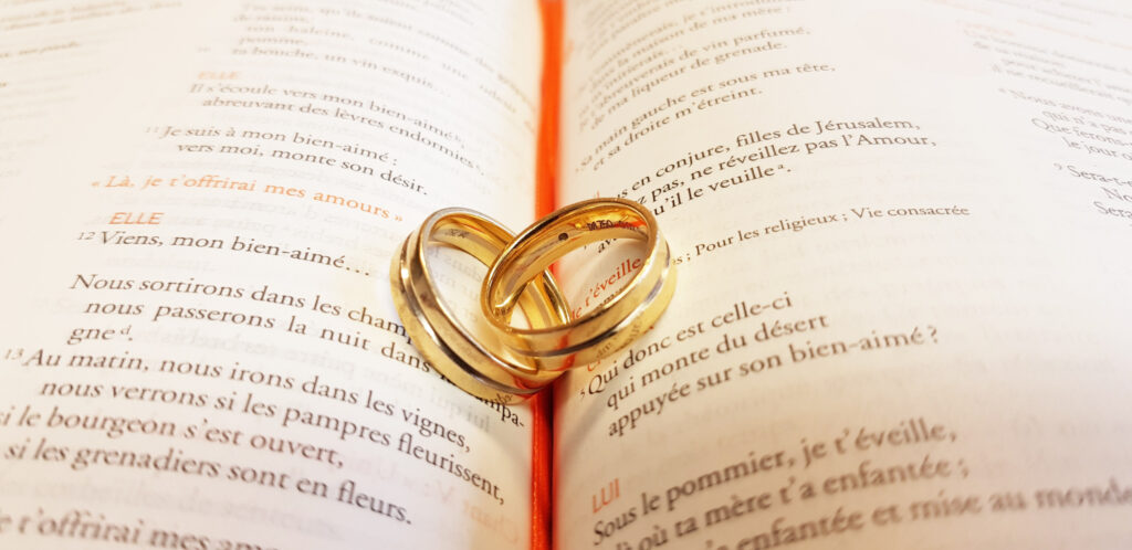 5478 Eheringe 2048x996 by Roger Nilles   intranet.cathol.lu [cc by nc nd]